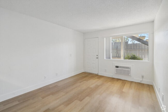 Building Photo - Terre at Oak
