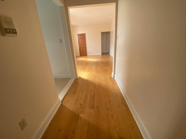 Building Photo - 8302 6th Ave