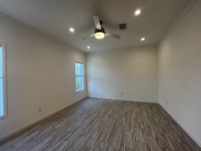 Building Photo - 557 Bimini Cay Cir