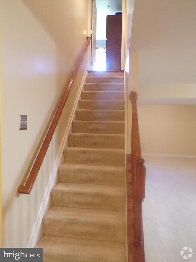 Woodmore at Oak Creek Apartments under 2,500 Bowie, MD 1 Rentals