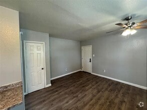 Building Photo - 2705 Lorraine St