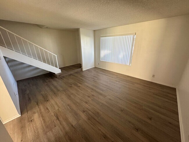 Foto del edificio - Spacious 3+2.5 Townhome in Woodbridge Park