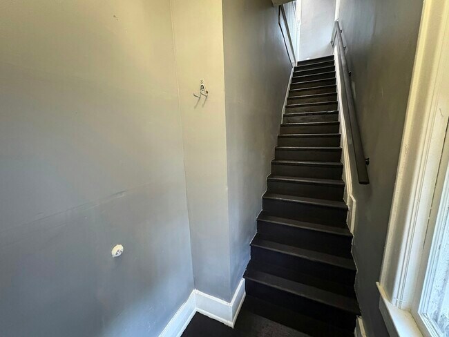 Foto del edificio - 537 E 37th St