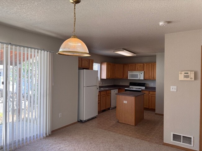 Building Photo - 4915 Butte Ln
