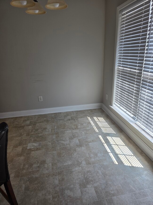 Building Photo - Phenix City Location