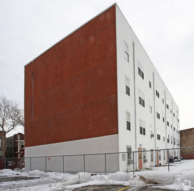 Building Photo - 510 Wyona St