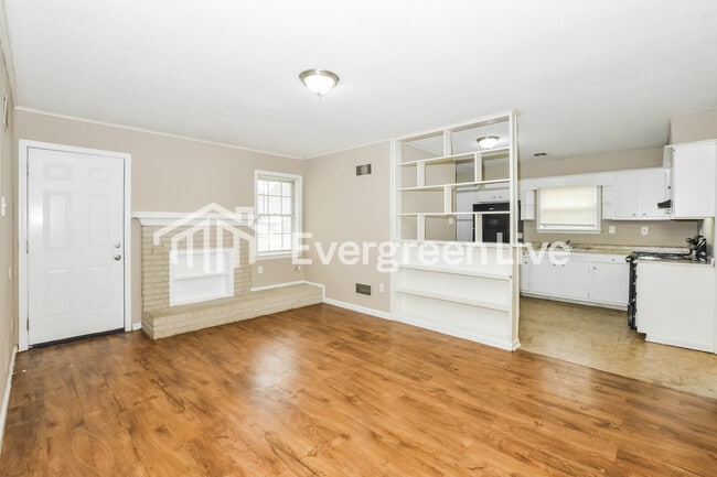 Building Photo - 3332 Clearbrook St