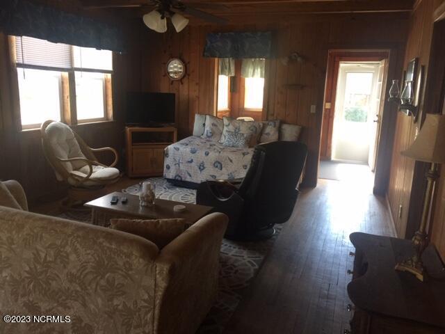 Foto del edificio - 2354 W Beach Dr