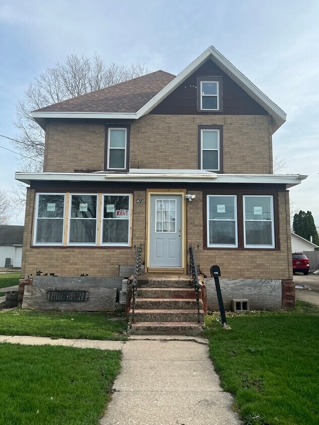 Primary Photo - 472 Clark St