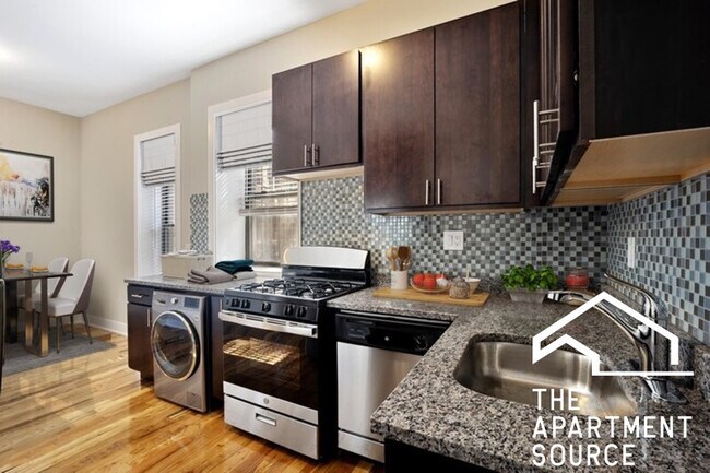Foto del edificio - 648 W Oakdale Ave