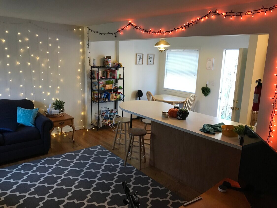 Foto principal - 211 W Hamilton Ave