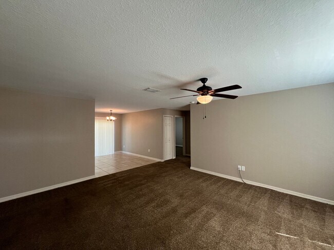 Foto del edificio - AMAZING 3 BD/2BA Home in Beautiful Ocala!!!
