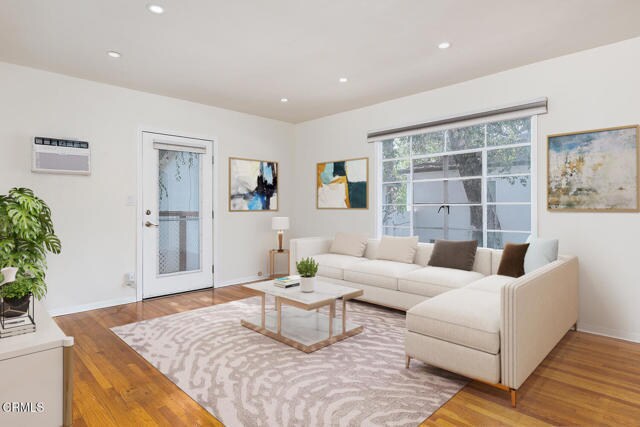 Foto del edificio - 1070 E Woodbury Rd