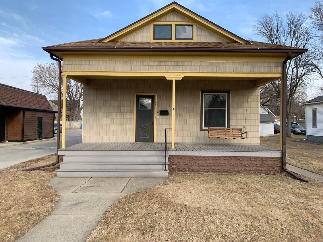 24 4th Ave SW, Le Mars, IA 51031 House Rental in Le Mars, IA