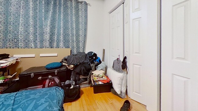 Foto del edificio - Large Lakeview Garden One Bedroom Includes...