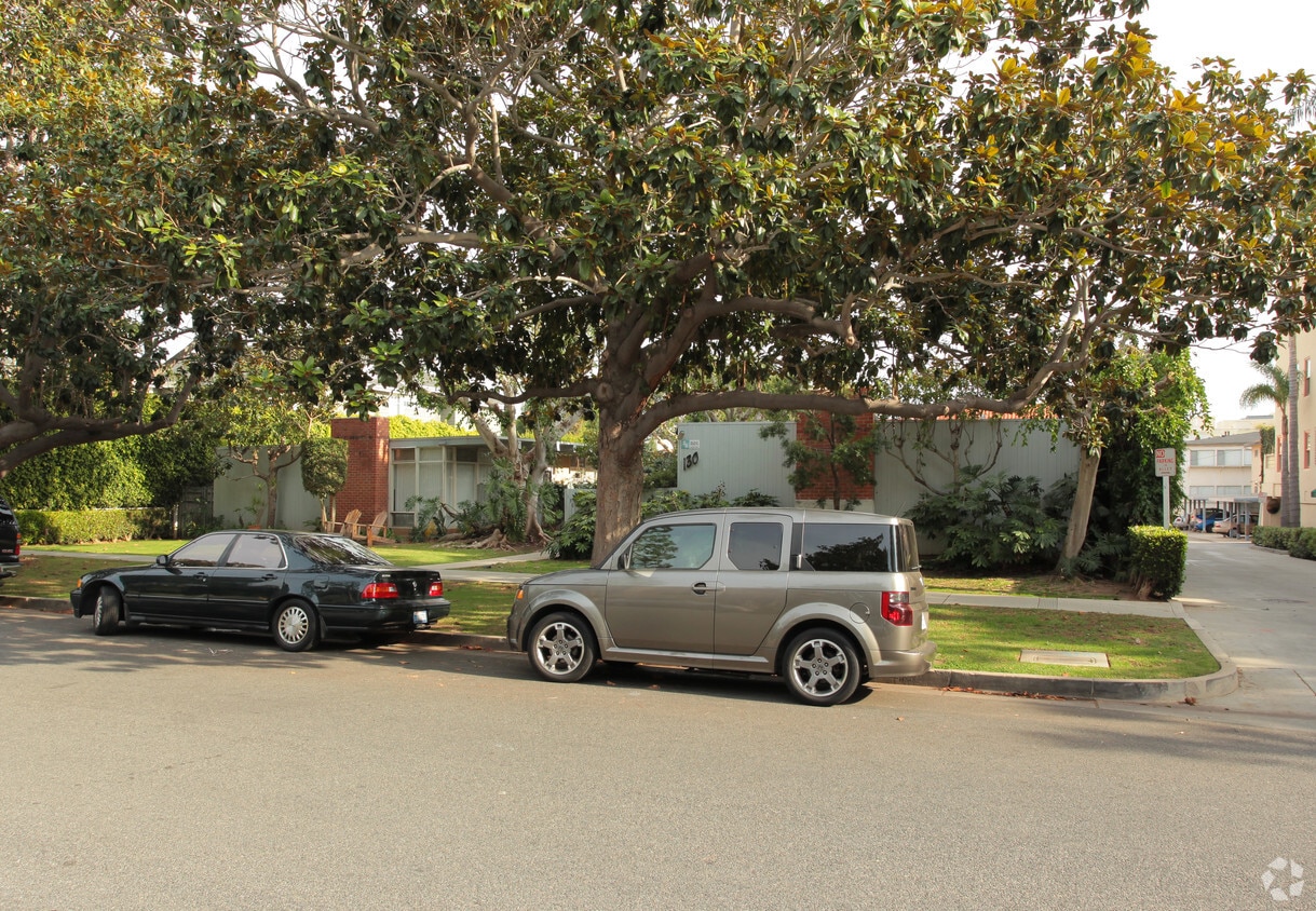Building Photo - 130 Alta Ave