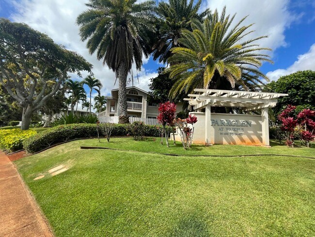 Foto del edificio - Parkglen at Waikele upstairs corner/end unit