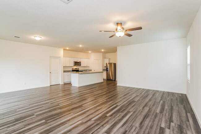 Foto del edificio - 4021 Fringe Tree Ln