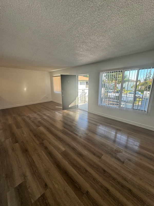 Building Photo - 9361 Cellini Ave