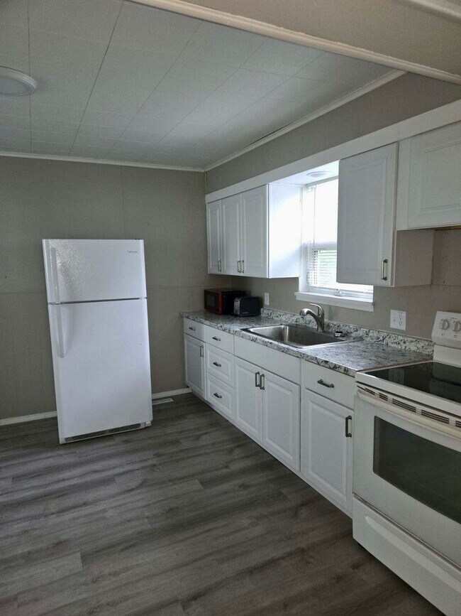 Foto del edificio - 725 W Cavour Ave