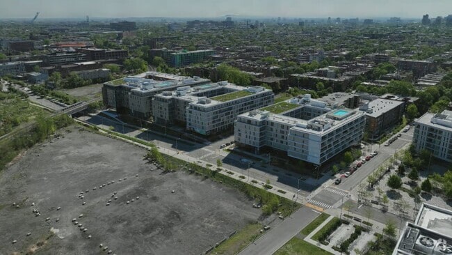  - MILHAUS Condo