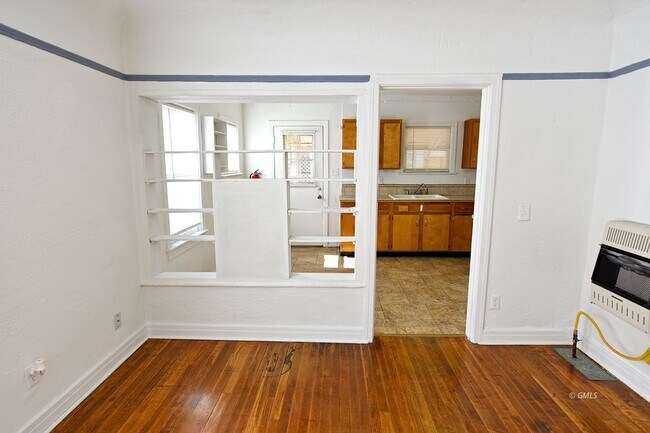 Building Photo - 5443 Lancaster St