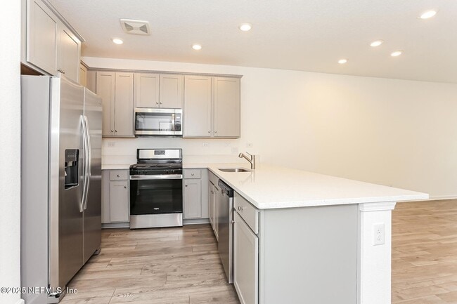 Building Photo - 1605 Cluny Rd