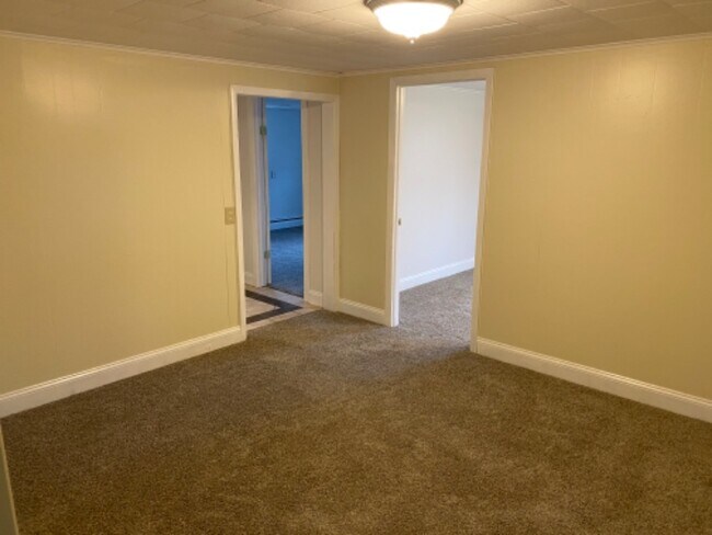 Foto del edificio - 584 Valley Rd