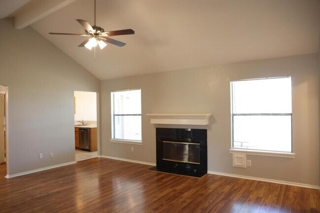 Foto del edificio - 3419 Lakeland Gardens Dr
