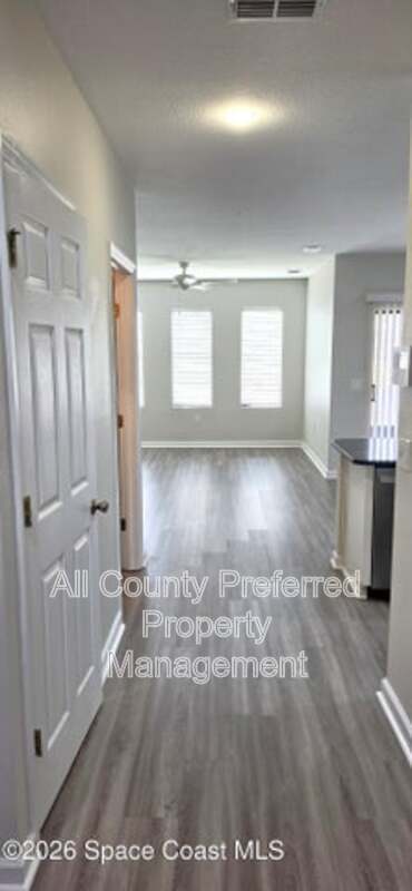 Building Photo - 1390 Lara Cir