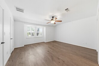 Building Photo - 8614 Oakford Dr