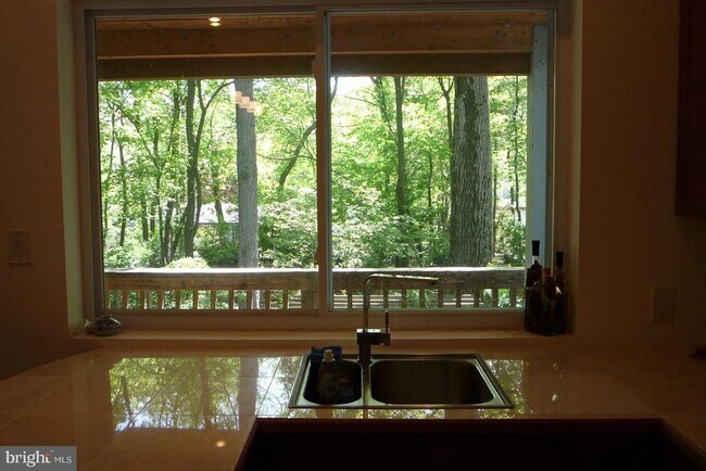 Foto del edificio - 14913 Wellwood Rd