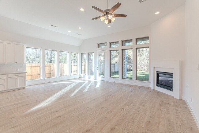 Foto del edificio - 15910 Mahogany Mist Dr