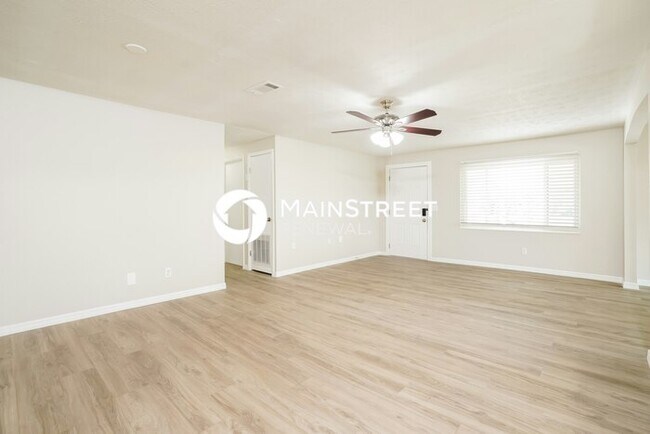 Foto del edificio - 4 Bedroom Pet-Friendly Home in ORANGE PARK...