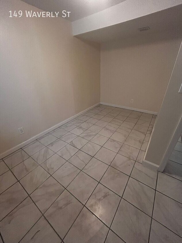 Photo - 149 Waverly St-