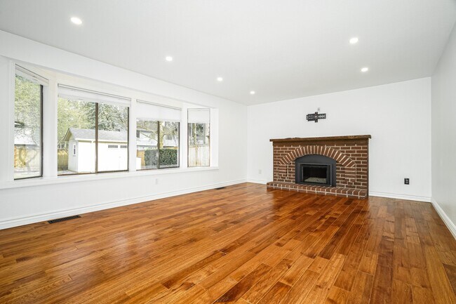 Foto del edificio - Beautifully Updated Mill Creek Home in Prime Location