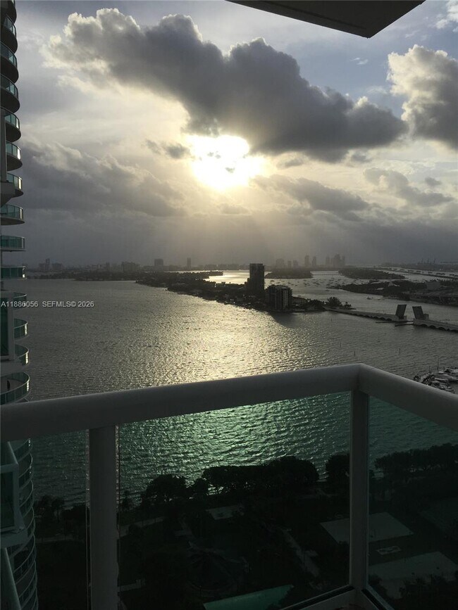 Foto del edificio - 1800 N Bayshore Dr