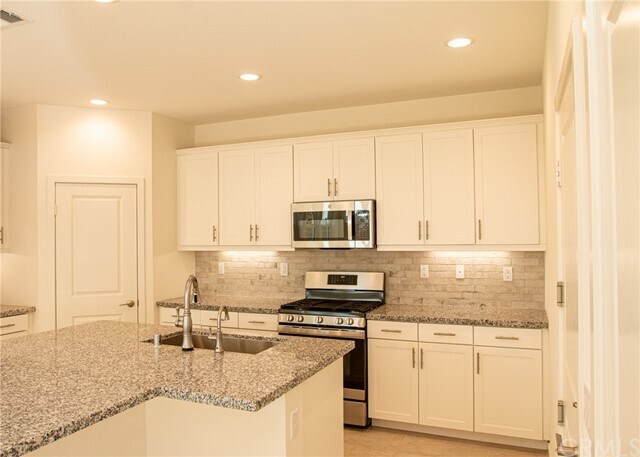 Foto del edificio - 2960 E Merritt Paseo