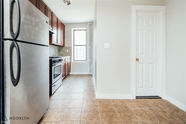 Building Photo - 2 br, 1 bath  - 930 Myrtle Ave
