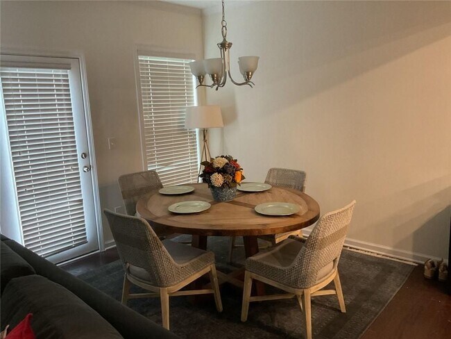 Foto del edificio - 7305 Heritage Oak Ct