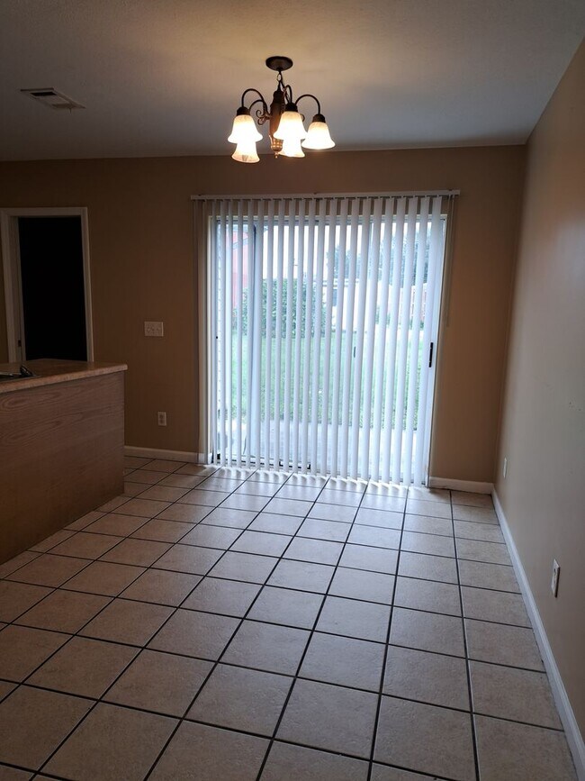 Foto del edificio - 108 Gray Ave