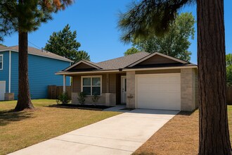 Building Photo - 16782 Fallen Timbers Dr