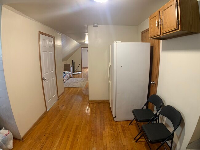 Building Photo - 1435 W Diversey Pkwy