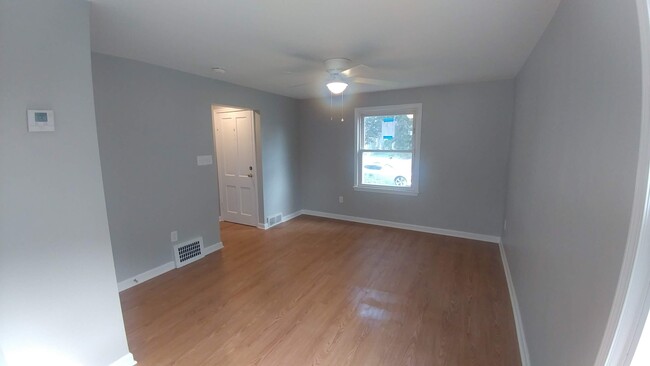 Foto del edificio - 123 Kenview Ave