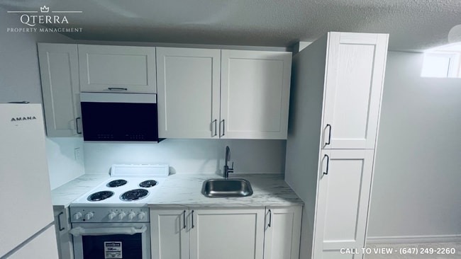 Building Photo - 60 Merivale St