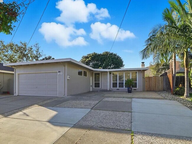 Foto del edificio - 38345 Timpanogas Cir