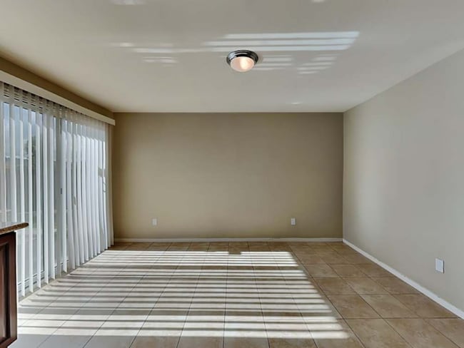 Foto del edificio - 27848 Crosspath Ave