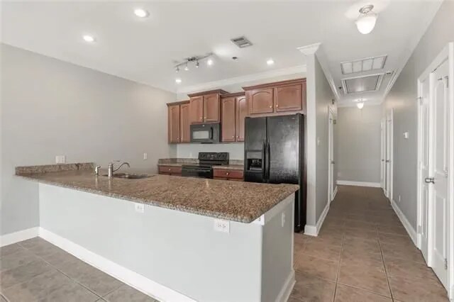 Building Photo - 951 Marina Dr
