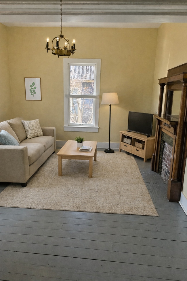 Building Photo - 417 Clark St