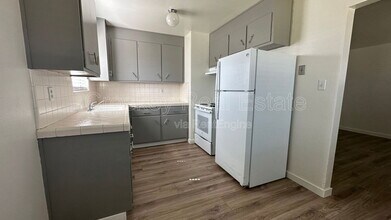 Building Photo - 3521 Fairview Dr